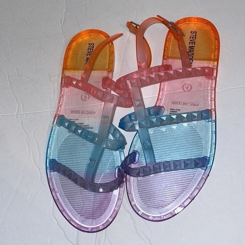 Steve Madden Girls Rainbow Jelly Jelly Stud Sandals size 4 Buckle Back